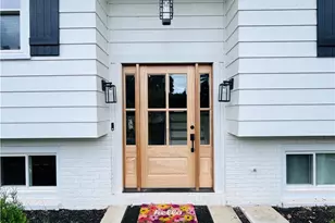 1121 Doralee Dr, Mogadore, OH 44260 - Photo 2