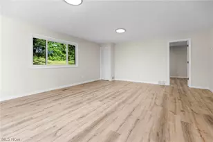 6142 Mark Dr, Huber Heights, OH 44146 - Photo 8