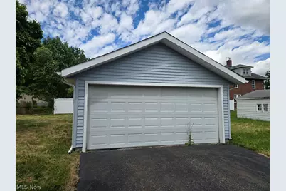 264 5th Street NE, Barberton, OH 44203 - Photo 2