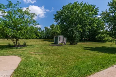 1807 Smith Kramer Street NE, Hartville, OH 44632 - Photo 14