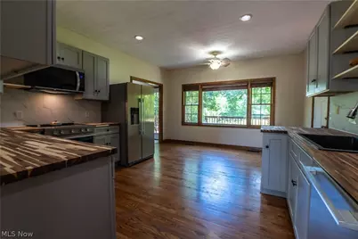 1807 Smith Kramer Street NE, Hartville, OH 44632 - Photo 20