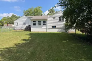 3815 Hazelbrook St SW, Massillon, OH 44646 - Photo 2