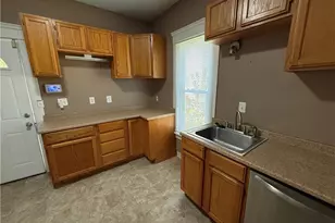 42 Paris Ave, Akron, OH 44301 - Photo 4