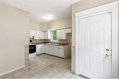 10820 Grantwood Avenue, Loveland, OH 44108 - Photo 16