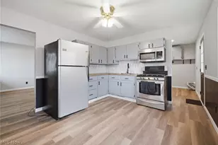 715 S Logan St, Elyria, OH 44035 - Photo 2