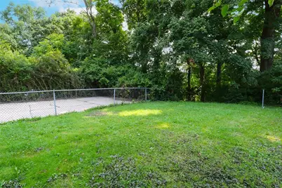 414 Dresden Avenue, Steubenville, OH 43952 - Photo 28