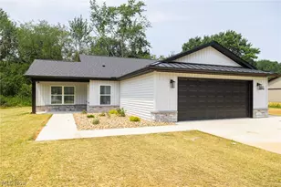 1925 Candell Ave SW, Massillon, OH 44646 - Photo 4