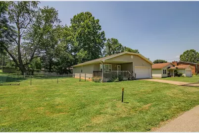 318 Greenwood Drive, Williamstown, WV 26187 - Photo 2