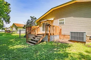 318 Greenwood Dr, Williamstown, WV 26187 - Photo 10