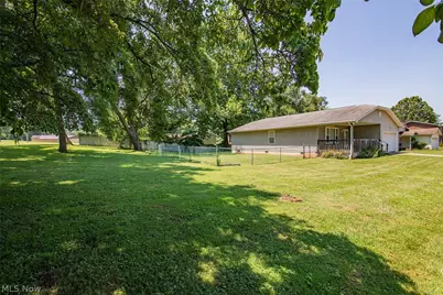 318 Greenwood Drive, Williamstown, WV 26187 - Photo 4