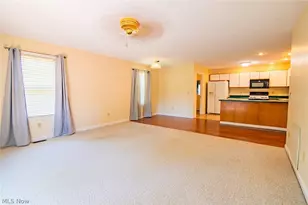 318 Greenwood Dr, Williamstown, WV 26187 - Photo 32