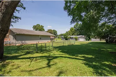 318 Greenwood Drive, Williamstown, WV 26187 - Photo 6