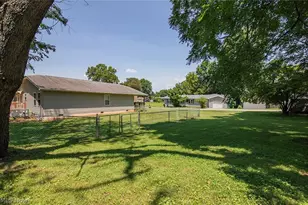 318 Greenwood Dr, Williamstown, WV 26187 - Photo 6