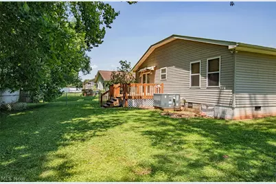 318 Greenwood Drive, Williamstown, WV 26187 - Photo 8