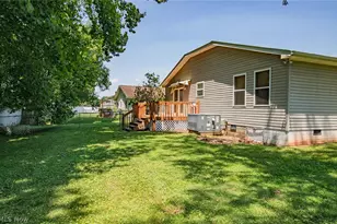 318 Greenwood Dr, Williamstown, WV 26187 - Photo 8