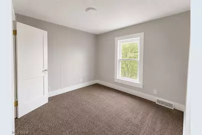720 Florida Avenue, Lakemore, OH 44314 - Photo 4