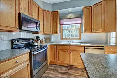 2390 Auberry Drive, Green, OH 44312 - Photo 8