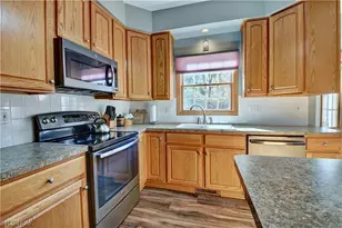 2390 Auberry Dr, Green, OH 44312 - Photo 8