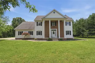 2390 Auberry Dr, Green, OH 44312 - Photo 2