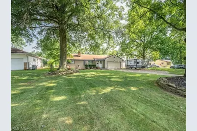 3832 Edinburgh Drive, Austintown, OH 44511 - Photo 2