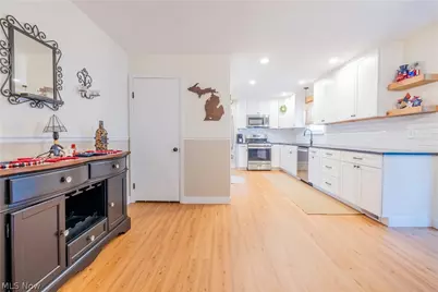 3130 Charles Street, Cuyahoga Falls, OH 44221 - Photo 8