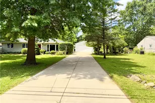 9197 Root Dr, Streetsboro, OH 44241 - Photo 2