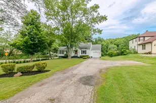 7987 Euclid Chardon Rd, Kirtland, OH 44094 - Photo 4