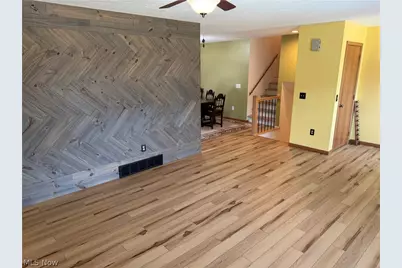 1016 Thomas Drive SW, New Philadelphia, OH 44663 - Photo 8