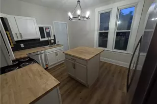511 W Vine St, Martins Ferry, OH 43935 - Photo 2