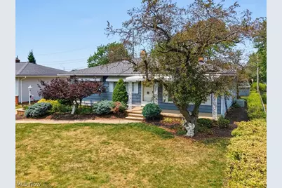 759 E Meadowlawn Boulevard, Green Hills, OH 44131 - Photo 2