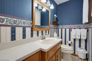 759 E Meadowlawn Blvd, Green Hills, OH 44131 - Photo 18