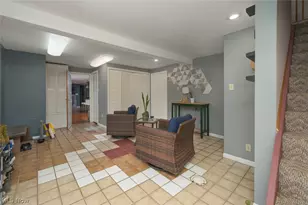 242 Elvira Ct, McDonald, OH 44437 - Photo 8
