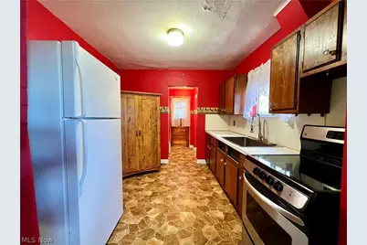 226 E Pace Avenue, Akron, OH 44319 - Photo 20