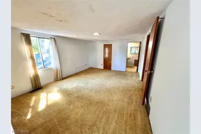 226 E Pace Avenue, Akron, OH 44319 - Photo 14