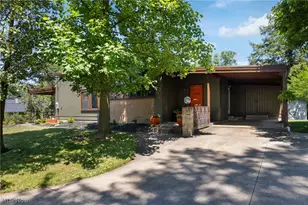6079 Fulton Dr NW, Canton, OH 44718 - Photo 30