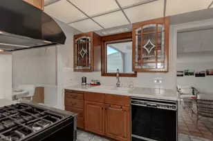 29127 Forestgrove Rd, Willowick, OH 44095 - Photo 10