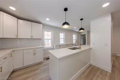 17606 Chagrin Boulevard, Huber Heights, OH 44120 - Photo 2