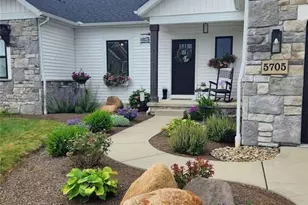 5705 Shadow Ridge Cir NW, North Canton, OH 44720 - Photo 2