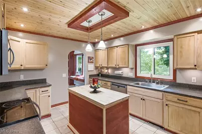 7909 Lake O Springs Avenue NW, North Canton, OH 44720 - Photo 18