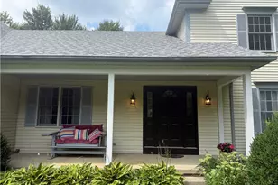 698 Deep Woods Dr, Aurora, OH 44202 - Photo 2