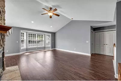 690 Grantwood Avenue, Sheffield Lake, OH 44054 - Photo 14