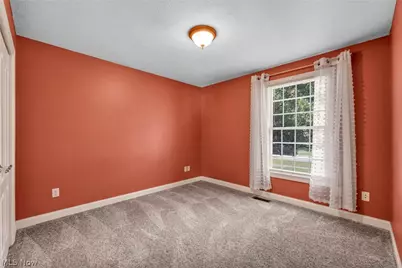 690 Grantwood Avenue, Sheffield Lake, OH 44054 - Photo 20