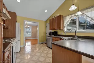 690 Grantwood Ave, Sheffield Lake, OH 44054 - Photo 8