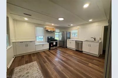 5192 Darrow Road, Hudson, OH 44236 - Photo 2