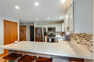 5459 Hancock St SW, Canton, OH 44706 - Photo 10