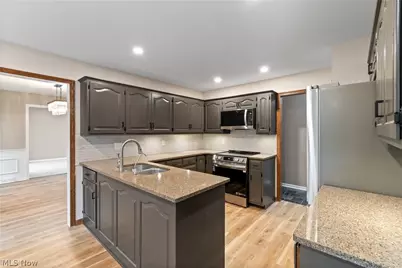 9466 Beryl Street NW, Massillon, OH 44646 - Photo 8