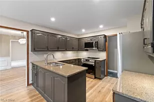 9466 Beryl St NW, Massillon, OH 44646 - Photo 8
