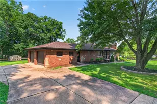488 Strader Rd, Akron, OH 44305 - Photo 2