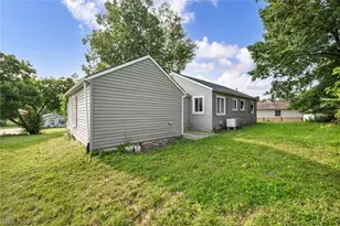 2680 Nesmith Lake Blvd, Akron, OH 44314 - Photo 32