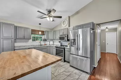 6302 Ridgeview Boulevard, North Ridgeville, OH 44039 - Photo 14